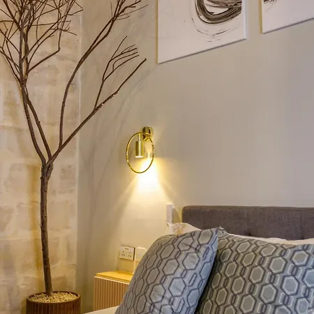 Stunning 3br Townhouse With Private Rooftop Access By 360 Estates Paola