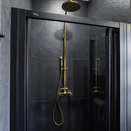 Stunning 3br Townhouse With Private Rooftop Access By 360 Estates * Paola