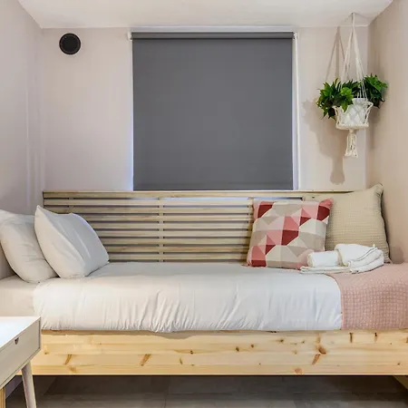 Lejlighed Stunning 3br Townhouse With Private Rooftop Access By 360 Estates Paola