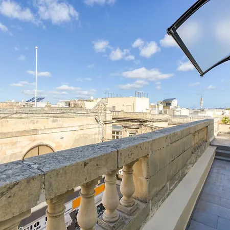 Stunning 3br Townhouse With Private Rooftop Access By 360 Estates Apartamento