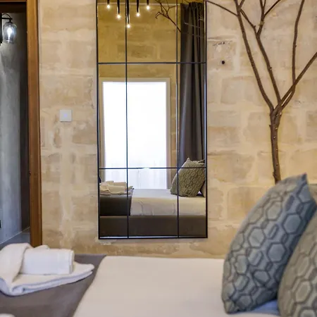 Lejlighed Stunning 3br Townhouse With Private Rooftop Access By 360 Estates Paola