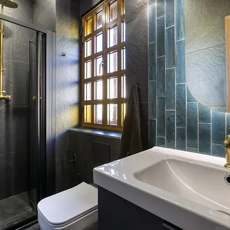 Lejlighed Stunning 3br Townhouse With Private Rooftop Access By 360 Estates