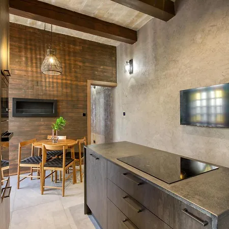 Stunning 3br Townhouse With Private Rooftop Access By 360 Estates Lejlighed *