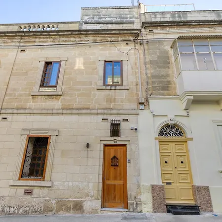 Stunning 3br Townhouse With Private Rooftop Access By 360 Estates Paola