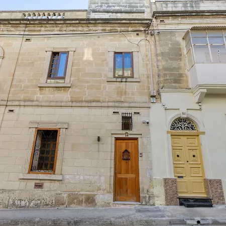 Lejlighed Stunning 3br Townhouse With Private Rooftop Access By 360 Estates Paola