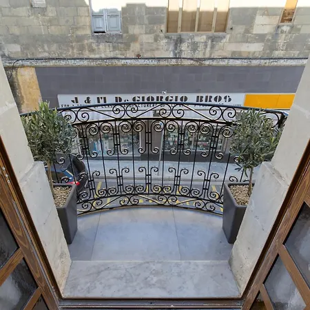 Stunning 3br Townhouse With Private Rooftop Access By 360 Estates Apartamento