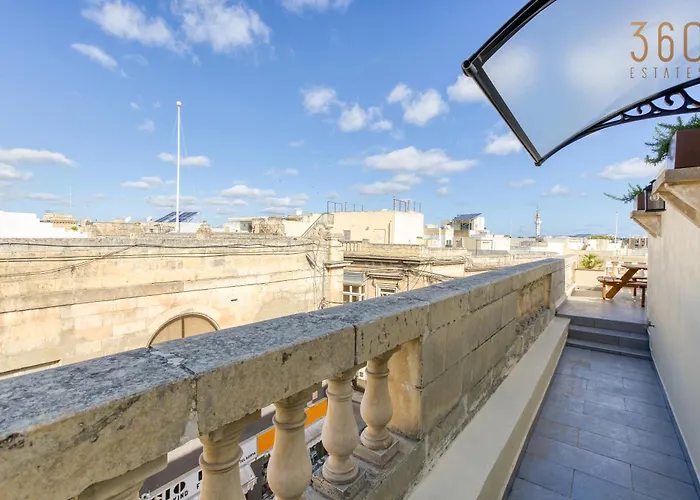 Stunning 3br Townhouse With Private Rooftop Access By 360 Estates Appartement
