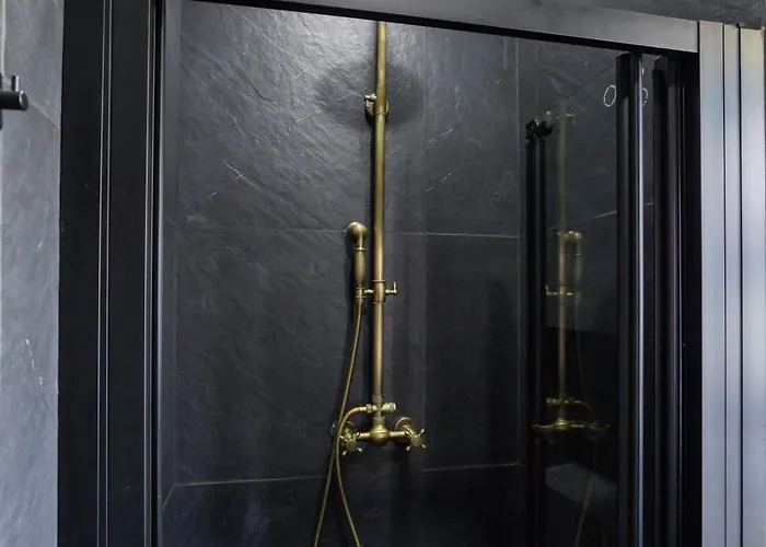 Stunning 3br Townhouse With Private Rooftop Access By 360 Estates Appartement Paola