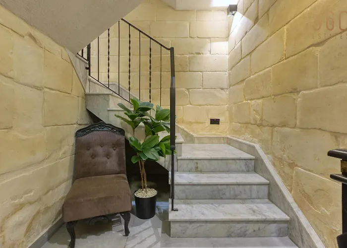 Stunning 3br Townhouse With Private Rooftop Access By 360 Estates Appartement Paola