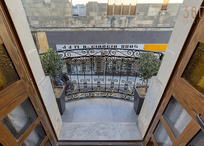 Stunning 3br Townhouse With Private Rooftop Access By 360 Estates Appartement