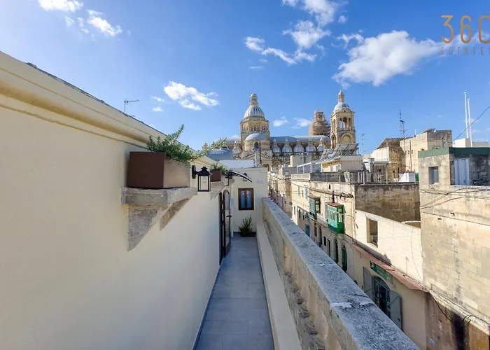 Stunning 3br Townhouse With Private Rooftop Access By 360 Estates