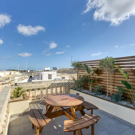 Stunning 3br Townhouse With Private Rooftop Access By 360 Estates * Paola