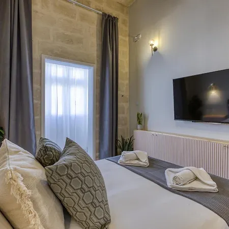 Stunning 3br Townhouse With Private Rooftop Access By 360 Estates *