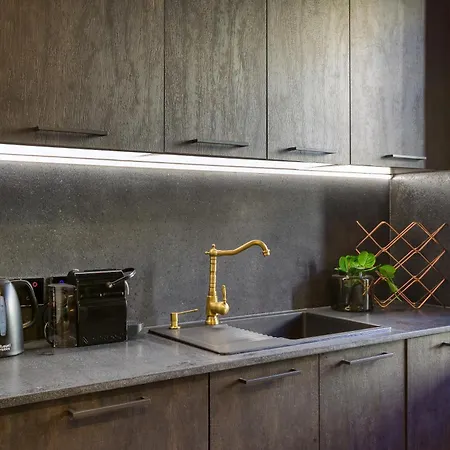 Stunning 3br Townhouse With Private Rooftop Access By 360 Estates Apartamento