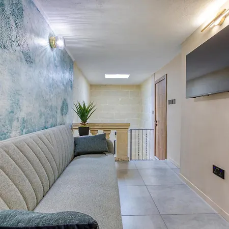 Stunning 3br Townhouse With Private Rooftop Access By 360 Estates *