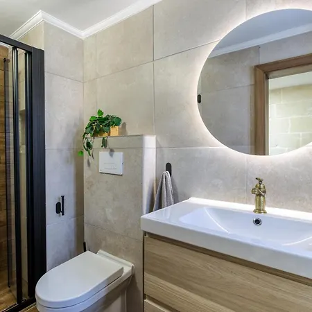 Stunning 3br Townhouse With Private Rooftop Access By 360 Estates Apartment Paola