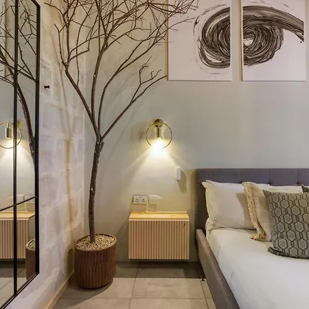 Stunning 3br Townhouse With Private Rooftop Access By 360 Estates Apartamento