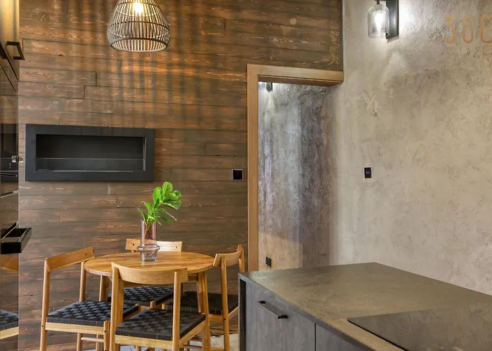 Stunning 3br Townhouse With Private Rooftop Access By 360 Estates