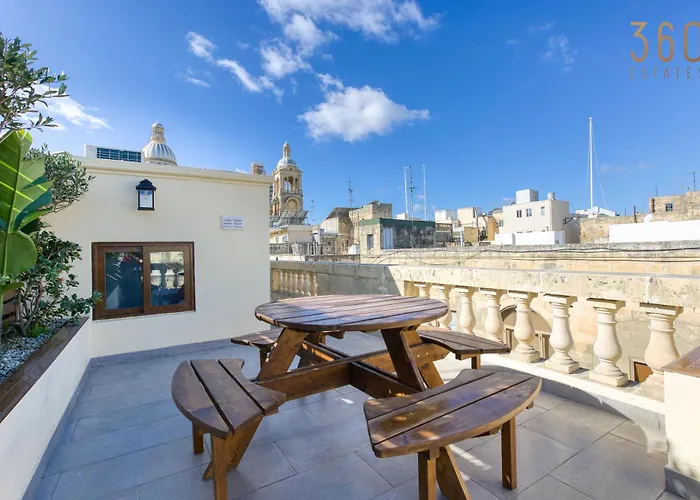 Stunning 3br Townhouse With Private Rooftop Access By 360 Estates Lägenhet Paola