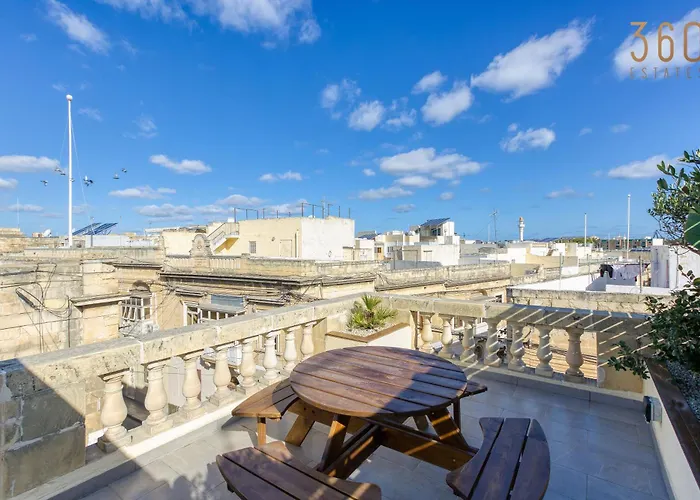 Stunning 3br Townhouse With Private Rooftop Access By 360 Estates