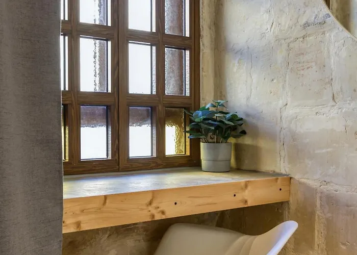 Stunning 3br Townhouse With Private Rooftop Access By 360 Estates * Paola