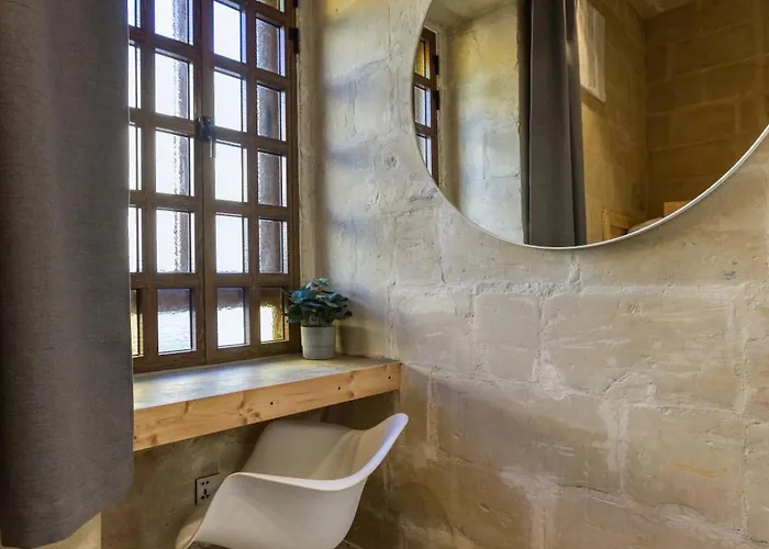 Stunning 3br Townhouse With Private Rooftop Access By 360 Estates *