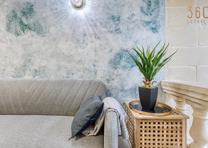 Stunning 3br Townhouse With Private Rooftop Access By 360 Estates