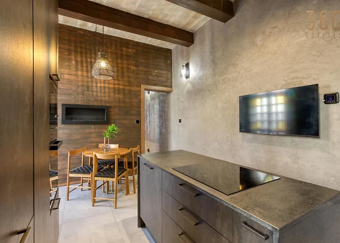 Stunning 3br Townhouse With Private Rooftop Access By 360 Estates Lägenhet *