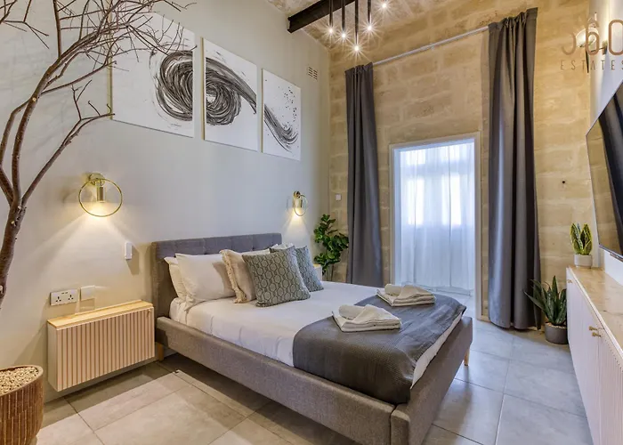 Stunning 3br Townhouse With Private Rooftop Access By 360 Estates Appartamento Paola