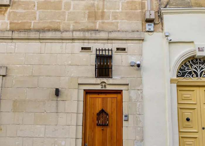 Stunning 3br Townhouse With Private Rooftop Access By 360 Estates Appartamento Paola